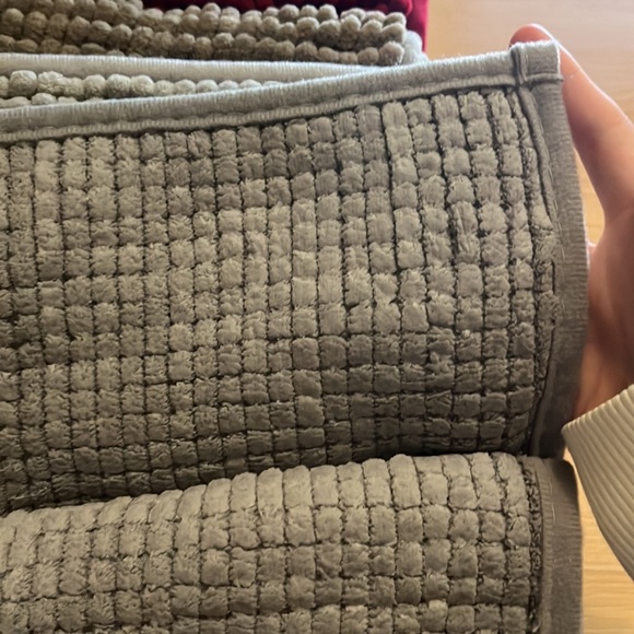 Bath rugs! - Picture 3 of 9